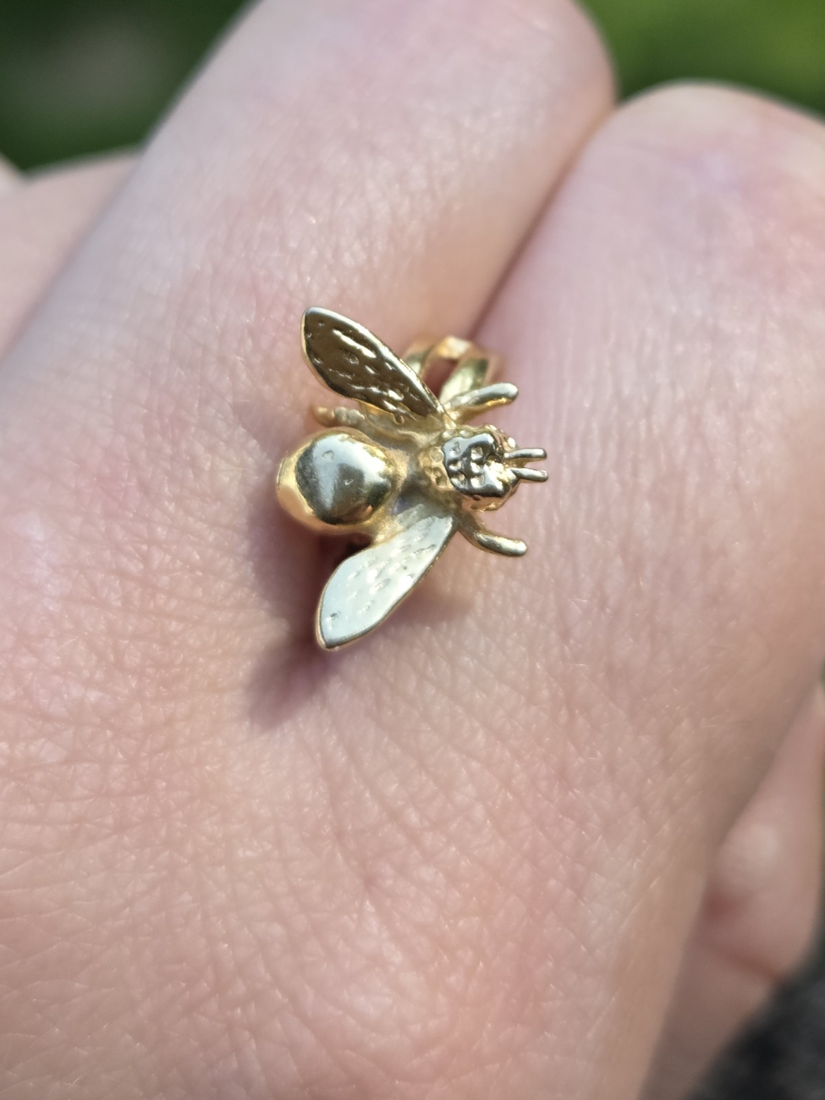Bumble Bee Ear Cuff Earring Gold Tone Hoop False Piercing Witch Core Whimsy Goth