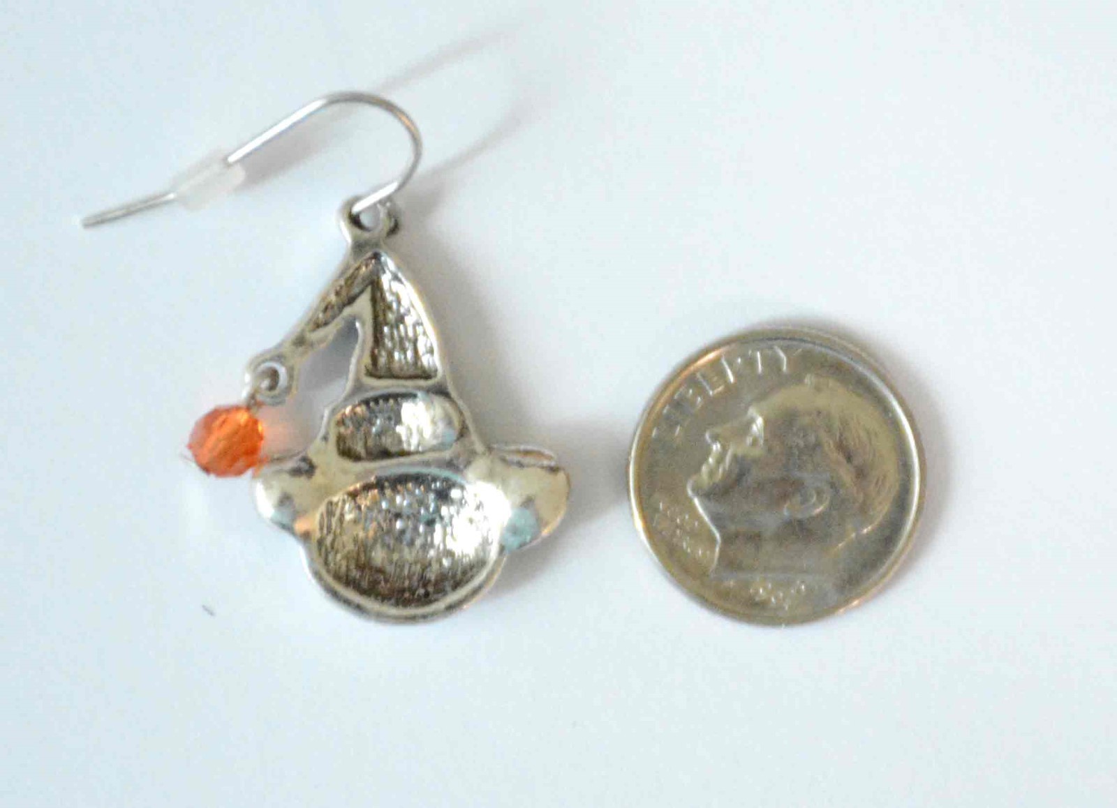 Halloween Cat w Black Witch Hat / Dangling Fish-Hook Earrings / Silver-tone