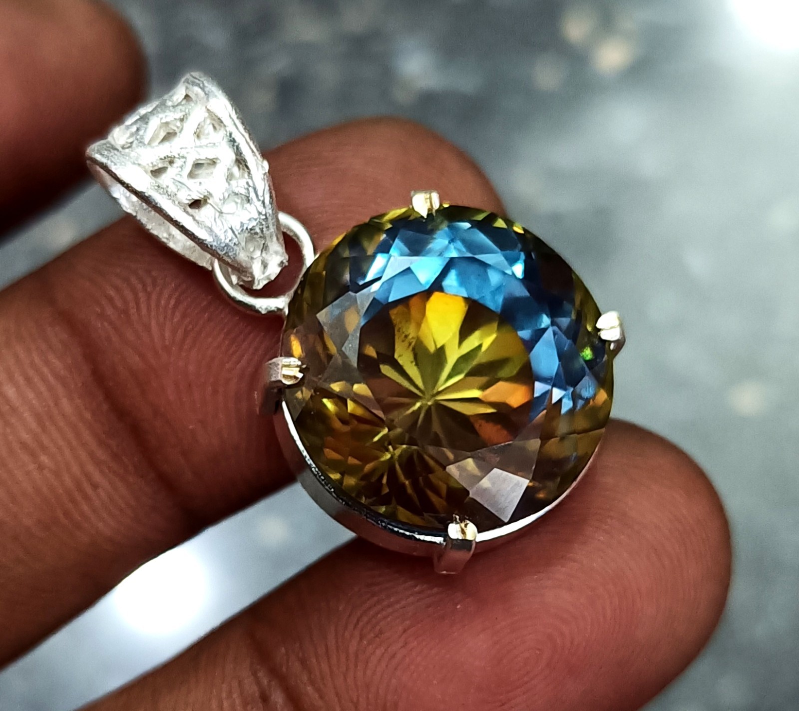 Natural 41.25 Ct Bi-Color Round Pitambari Sapphire 925 Silver Pendant Gemstone