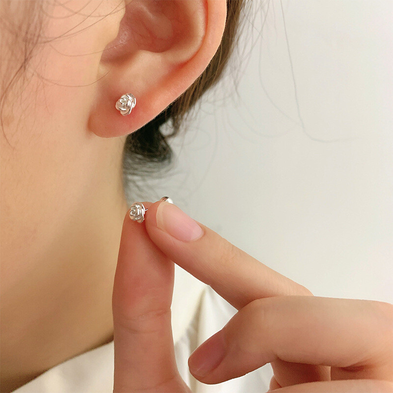 925 Silver Plated Small Flower Rose Screw Back Stud Earrings 5mm Women Girl S6