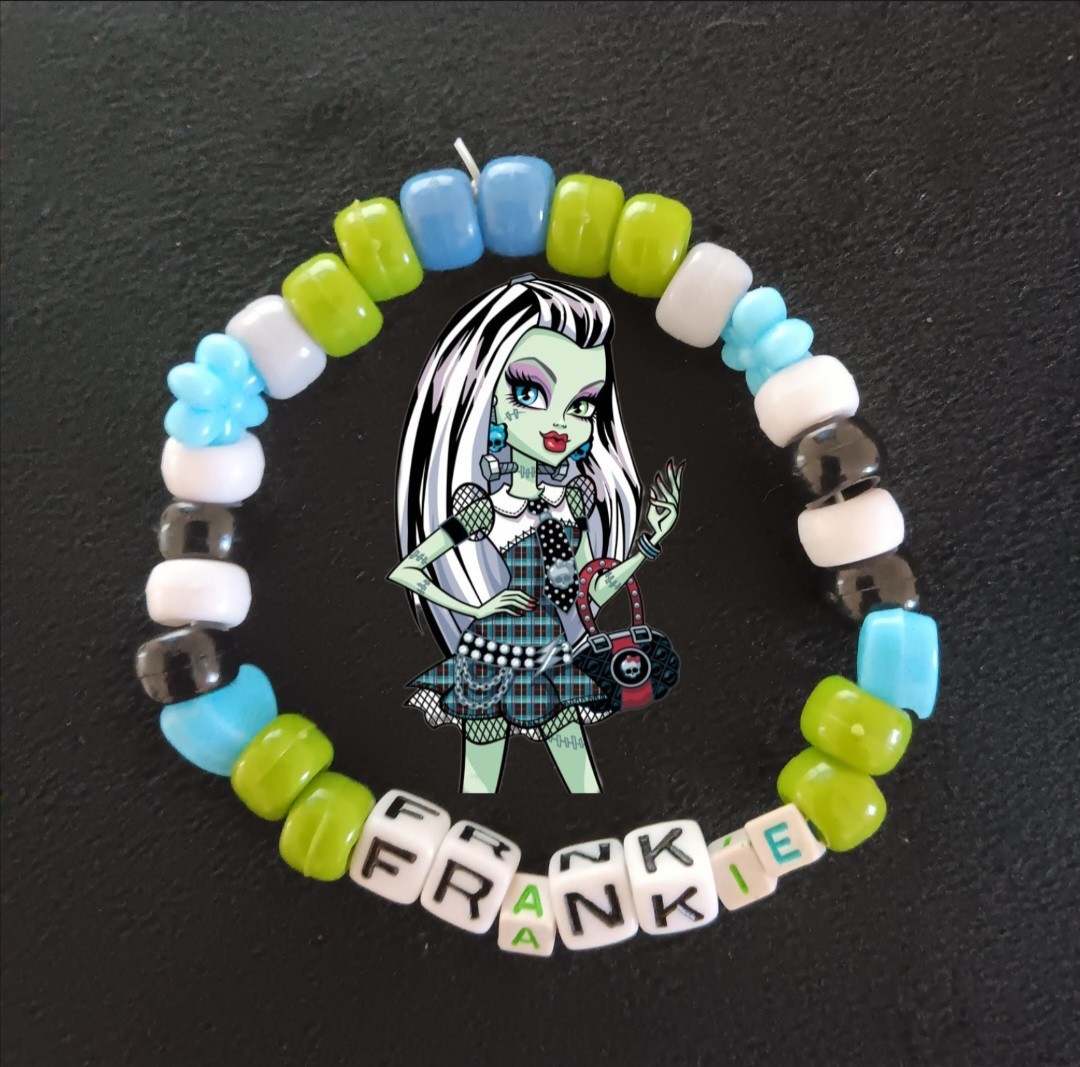 Monster High Frankie Stein handmade beaded bracelet, fits all wrist sizes