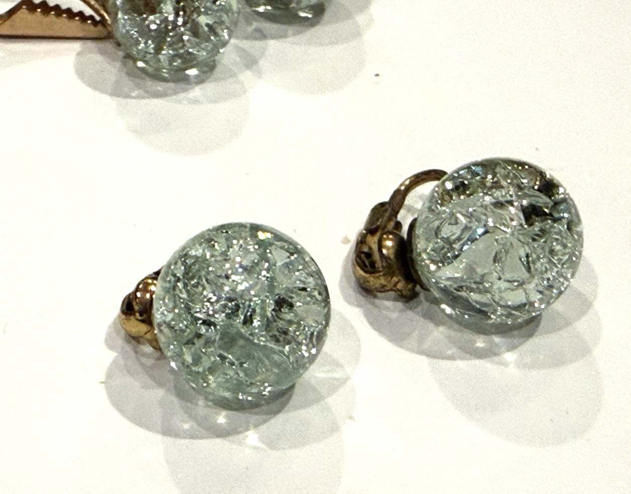 CRACKLE CLEAR GLASS ORB MCM 1960S BAR TIE CLIP MATCHING EARRINGS Vintage SET EU