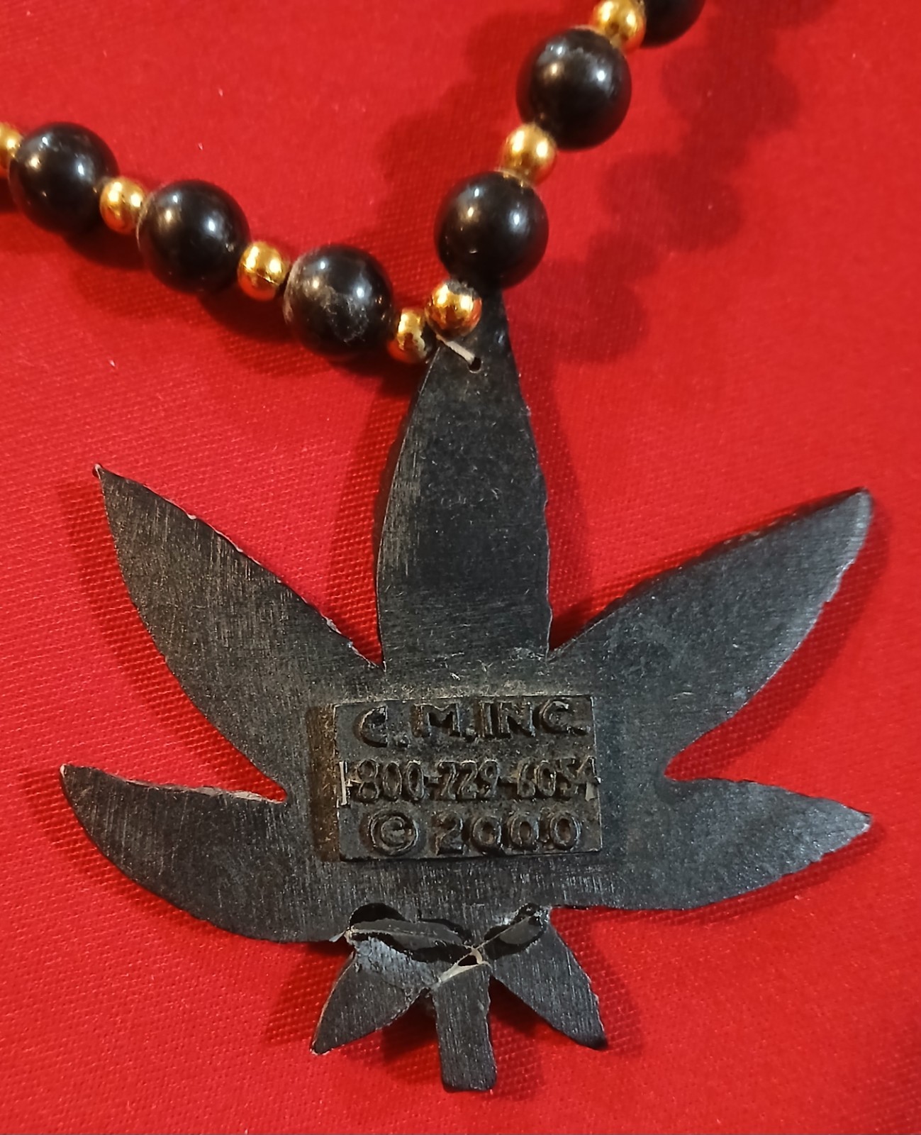 MARIJUANA LEAF BEAD NECKLACE☆C.M. INC. 2000☆USED IN EXCELLENT CONDITION