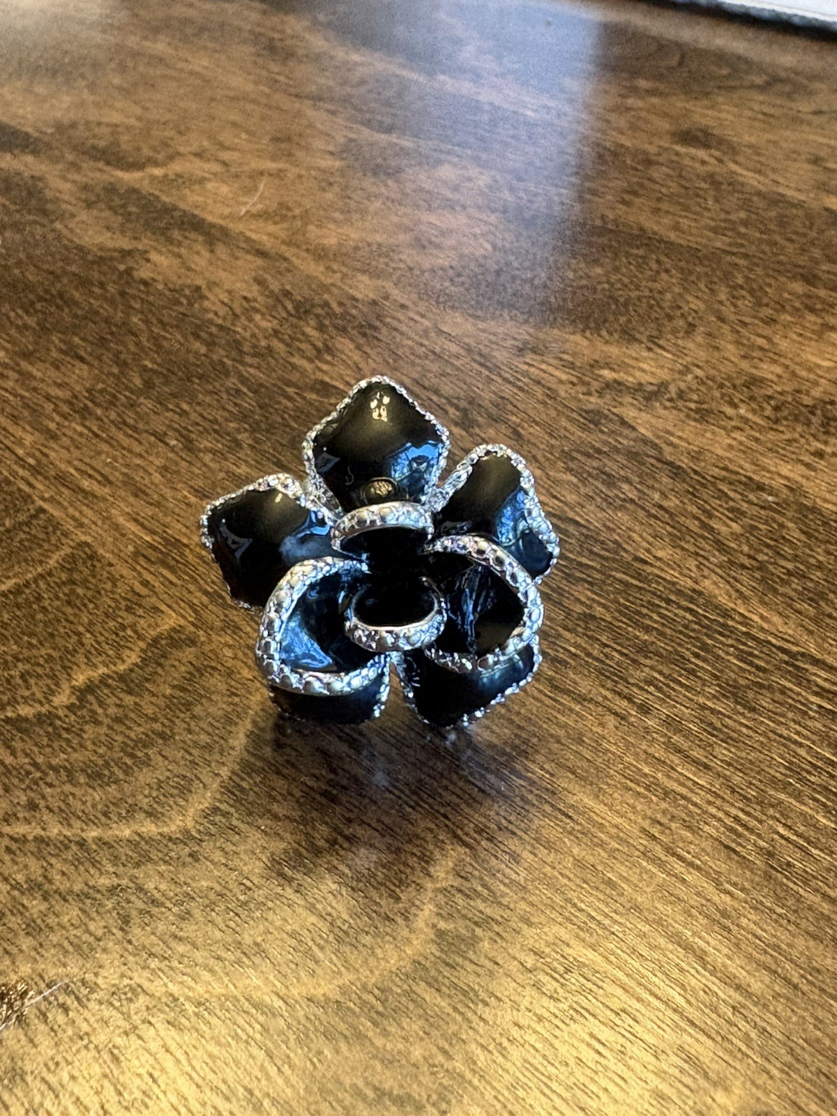Large Silver-Tone & Black Enamel Flower Statement Cocktail Ring – Size 7.5