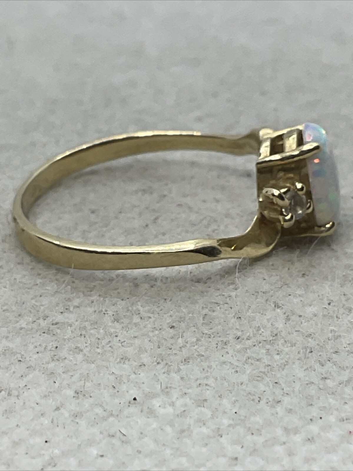 CUTE Solid 14K Yellow Gold 0.54CTW Created Opal & White CZ Ring 1.7gr. Size 7.5