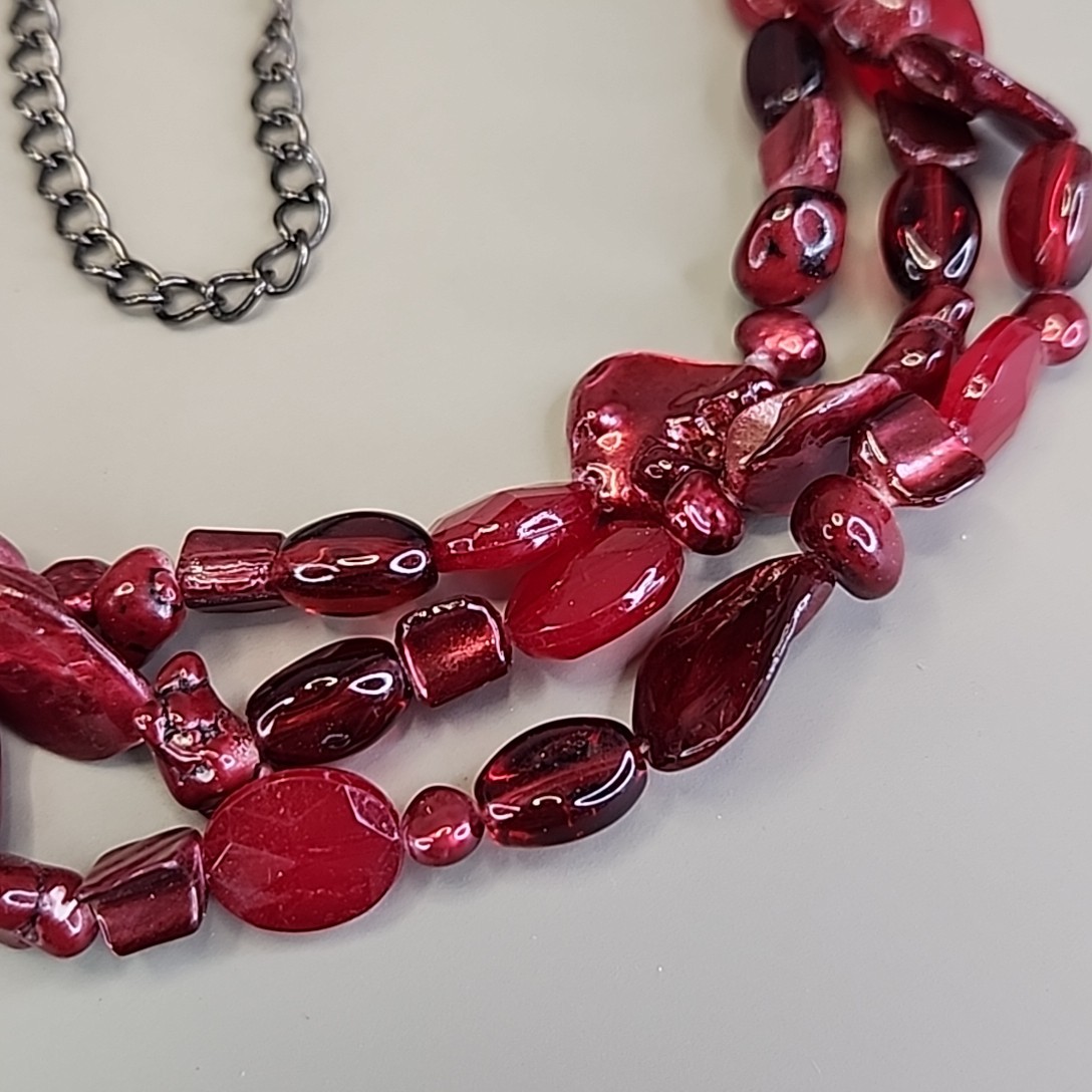Shell Beaded Necklace Dyed Red Layered Antiqued Gunmetal Chain Glass 21″