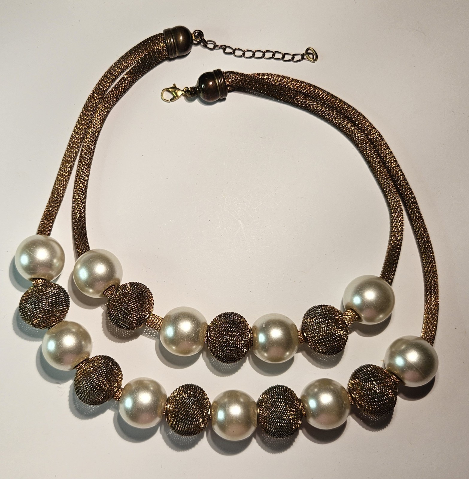 BEAUTIFUL VINTAGE GOLD MESH & FAUX PEARLS TWO STRAND NECKLACE