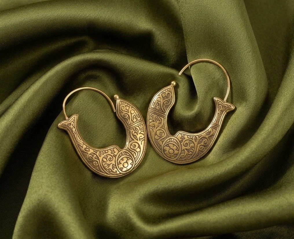 Chico’s Hoop Fish Earrings Gold Tribal Byzantine Etched Moroccan Crescent Boho