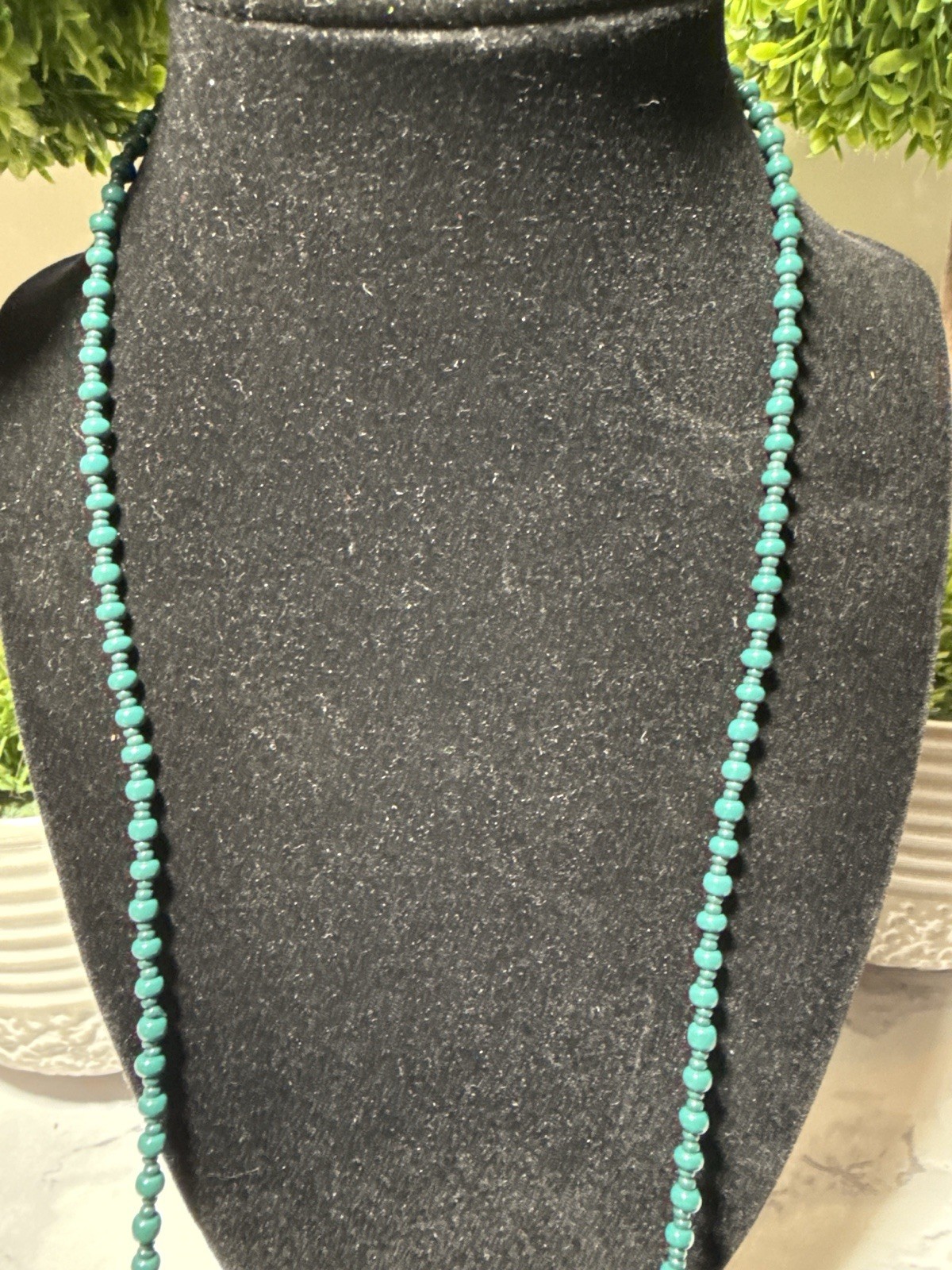 Green Stone Teardrop Pendant Beaded Necklace 26” w/ Bag Lot #992