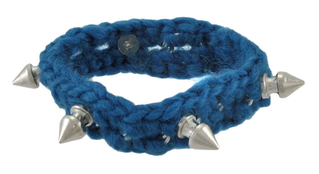 Zeckos 7 Inch Knitted Yarn Bracelet with Chrome Spikes