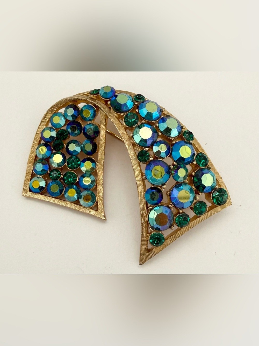 Vintage Gold-Tone Brooch Pin Blue-Green Aurora Borealis AB Rhinestones