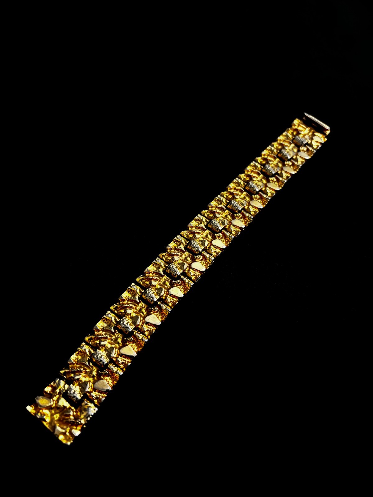 GOLDTONE NUGGET HEAVY UNISEX BRACELET, 1″WIDE X 8″LONG, 90 GR WEIGHT