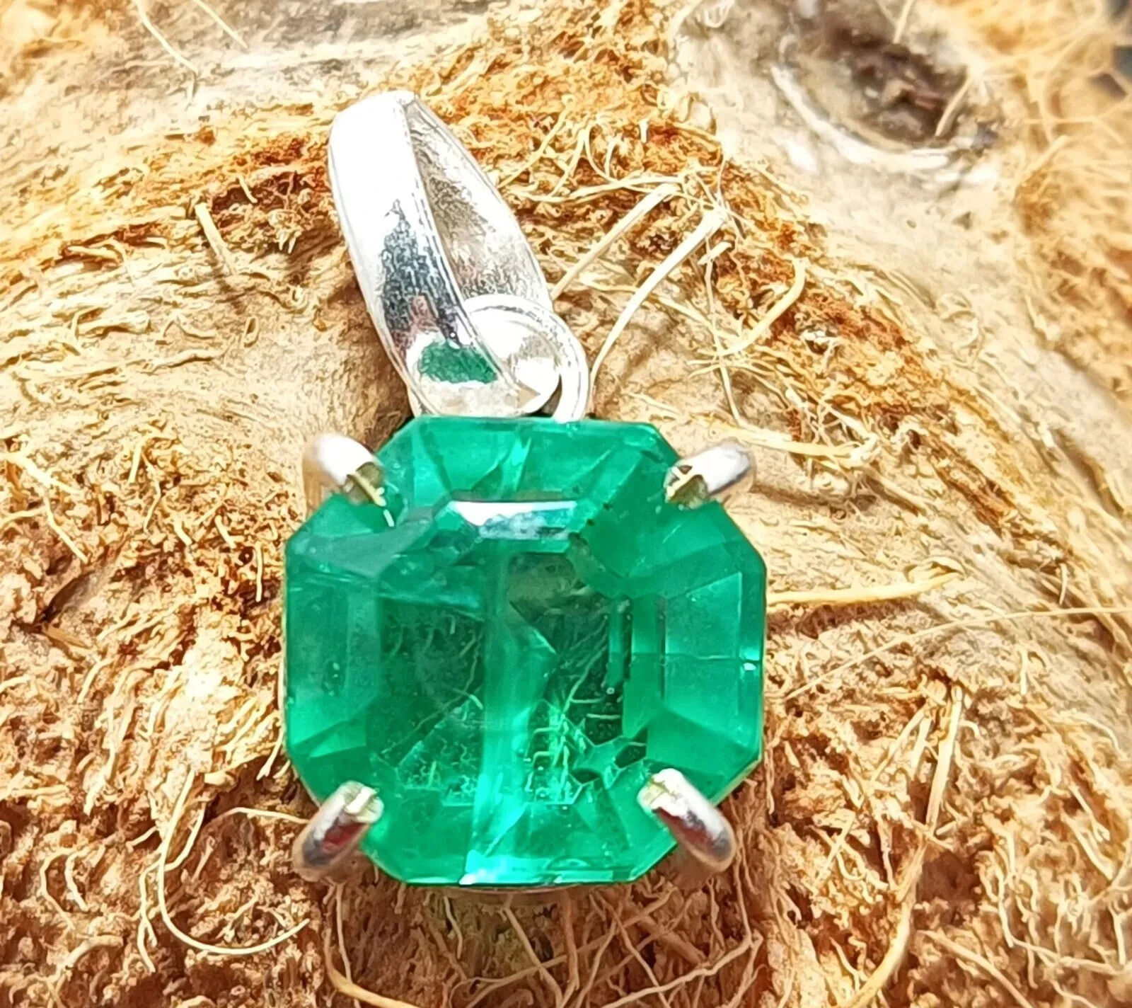 Certified 24.20 Ct Natural Emerald 925 Solid Silver Asscher Cut Pendant Gemstone