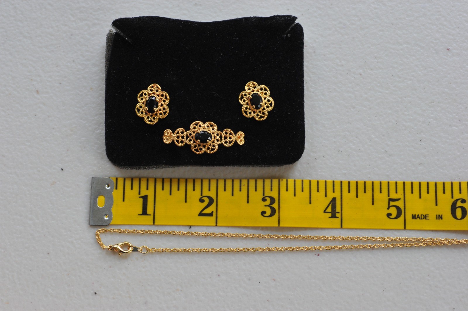 Jewelry Concepts black gold Tone Necklace Earrings Brooch Gift Set H