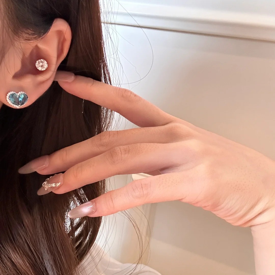 New Heart Design London Blue Topaz Gems Women Charm Women Girl Stud Earrings