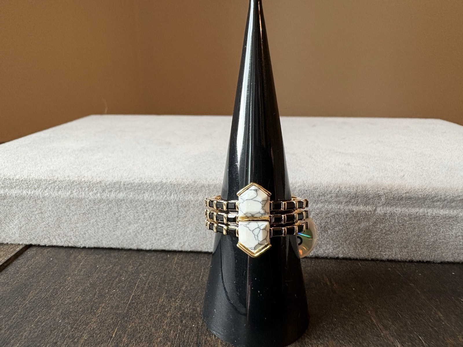 Bomb Party OG Ring Size 8 Tag no Bag Howlite & Blk Onyx on Gold