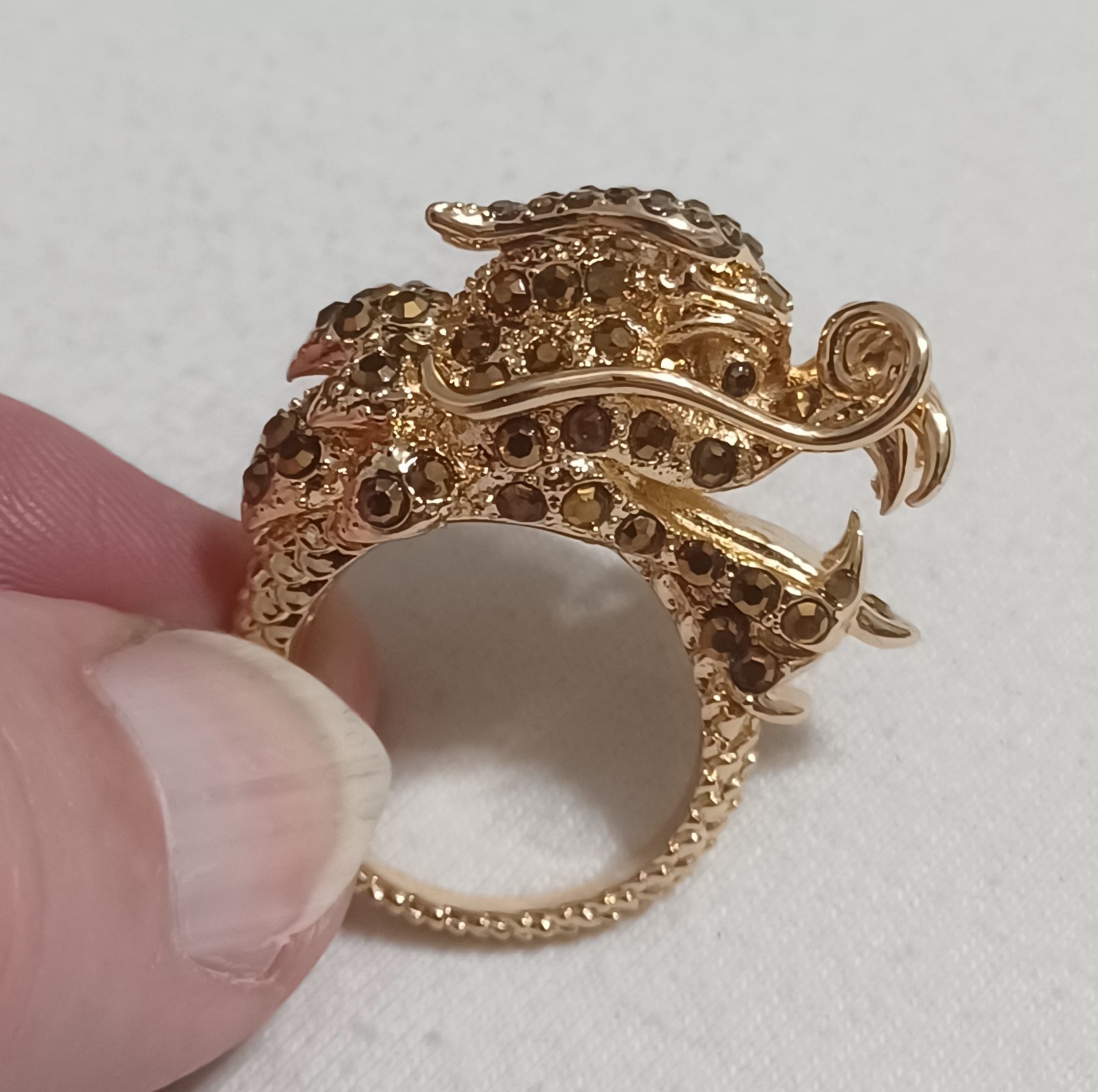 🐲 COOL Simply VERA WANG Gold Tone DRAGON RING, Simulated Crystal Gems SIZE 8