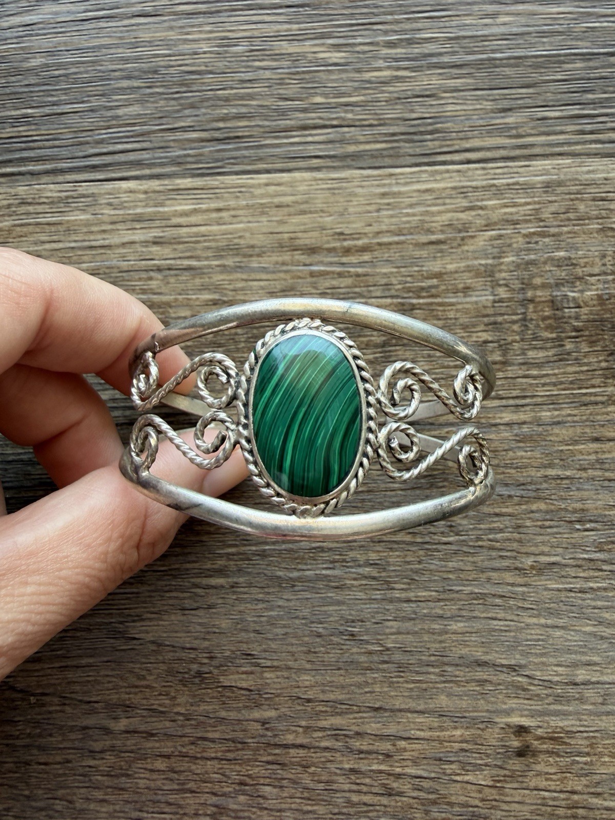 Vintage Alpaca Silver Open Wire Cuff Bracelet Oval Green Malachite Stone Boho