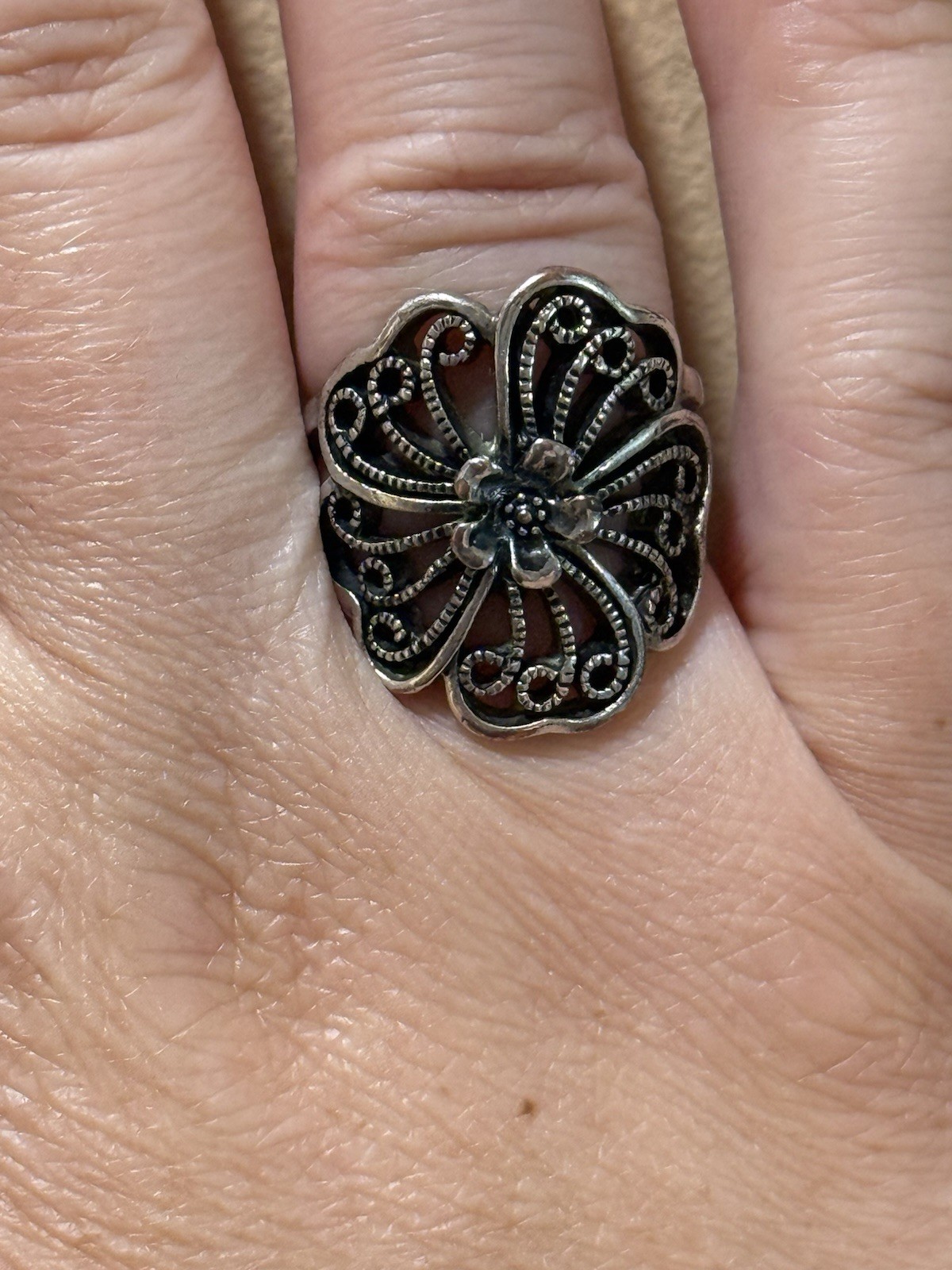 Claire’s Metal Silver Tone Flower Filigree Statement Cocktail Ring Size 8
