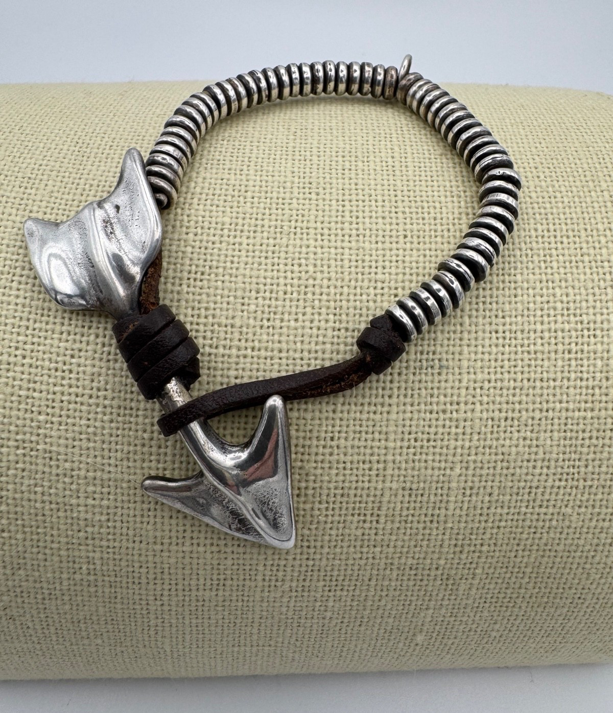 UNO de 50 Silver Plated Arrow Bracelet Leather Wrap Artisan Spain