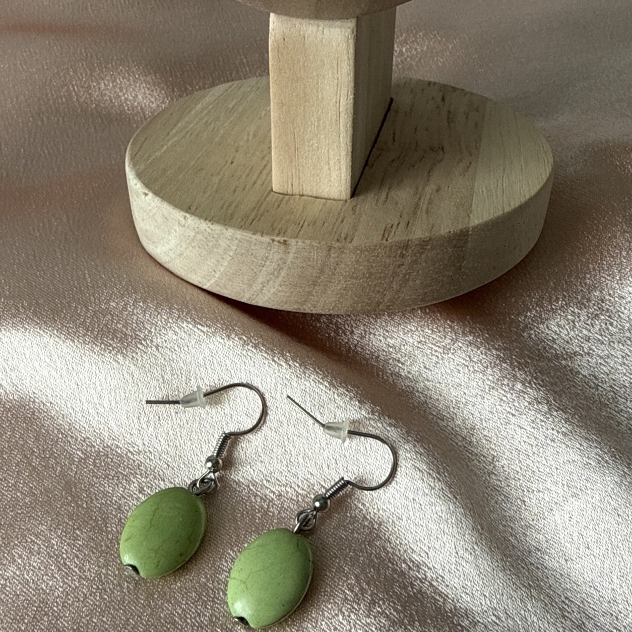 MYSTIC JADE Green Stone Statement Necklace Set with Hammered Silver Tone Metal