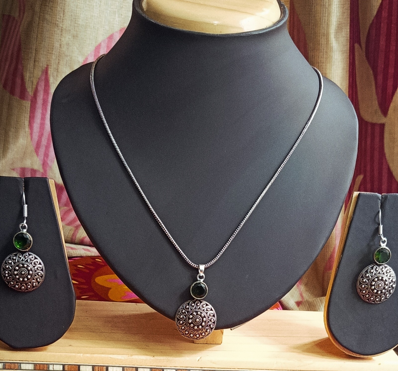 Green Stone Leaf Design Silver Necklace/Pendant Earring Set For Girls and Women