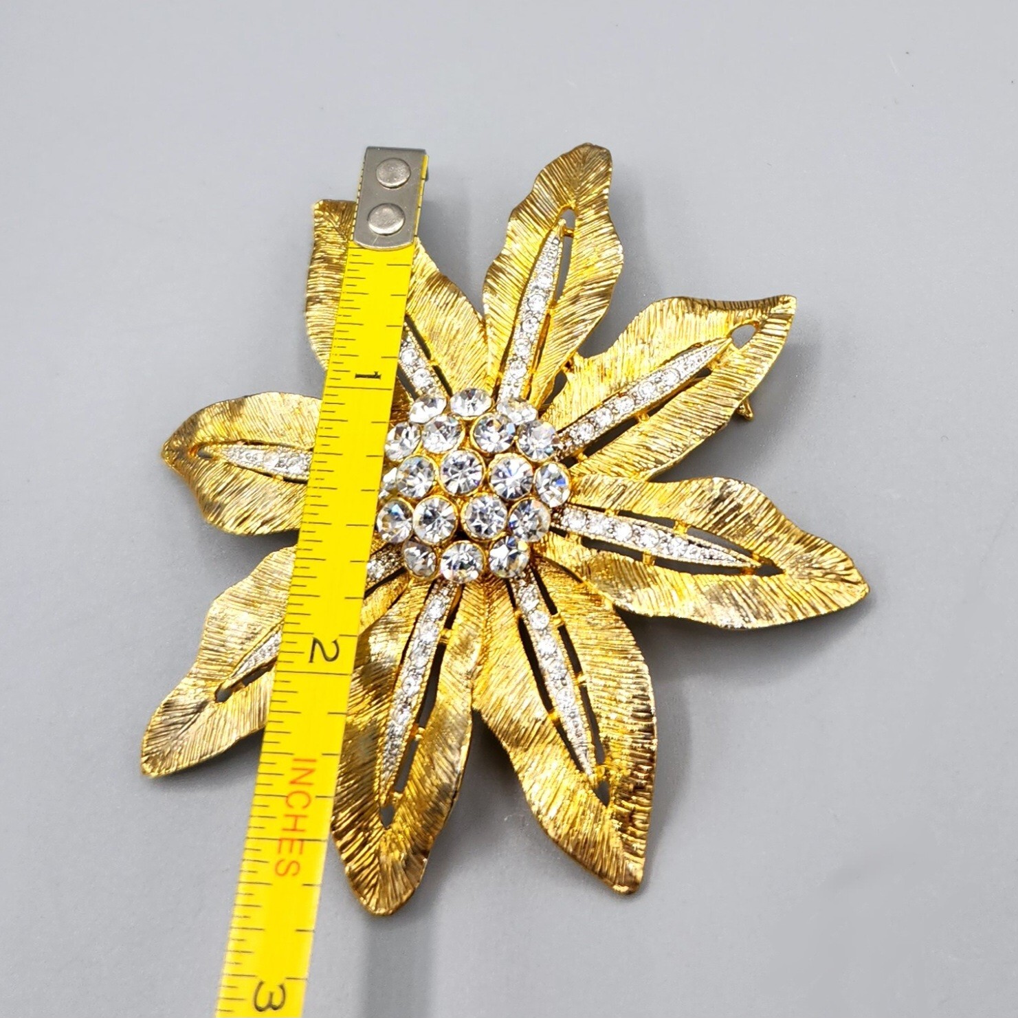 Unsigned Gold Tone Crystal Rhinestone Gold Flower Brooch & Clip Earrings