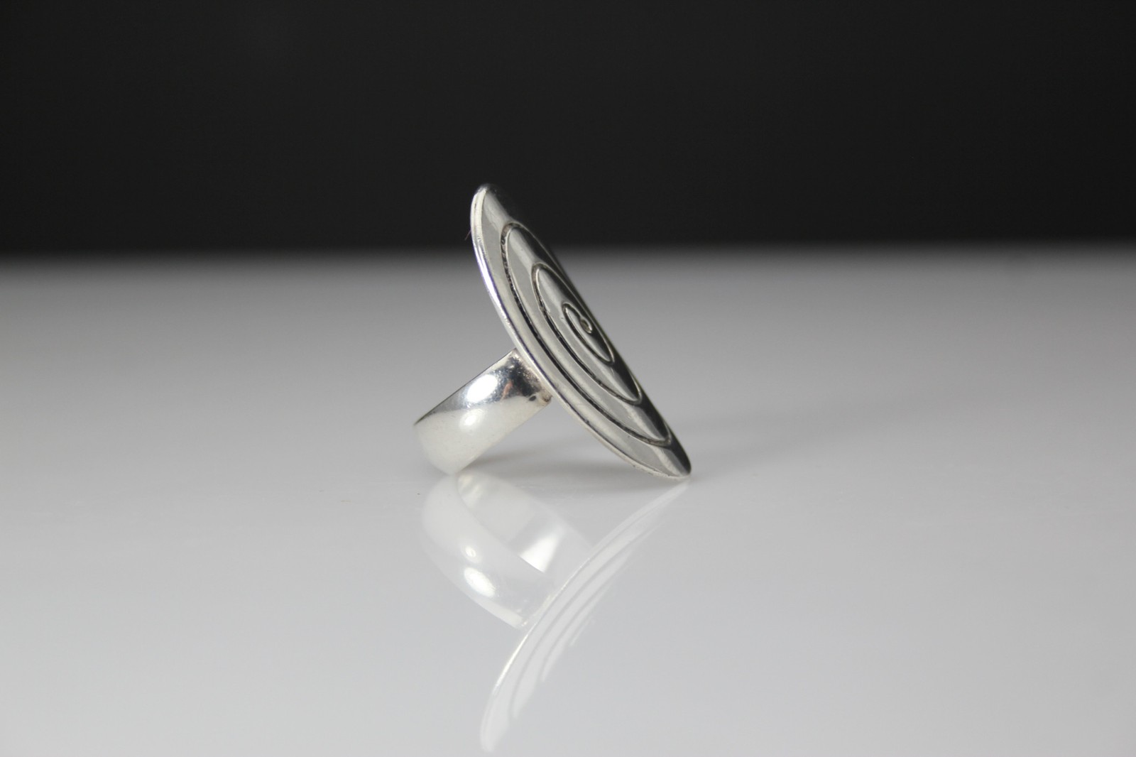 925 Sterling Silver Oblong Spiral Design Mexico Size 6.75 Ring 7 Grams (RIN9701)