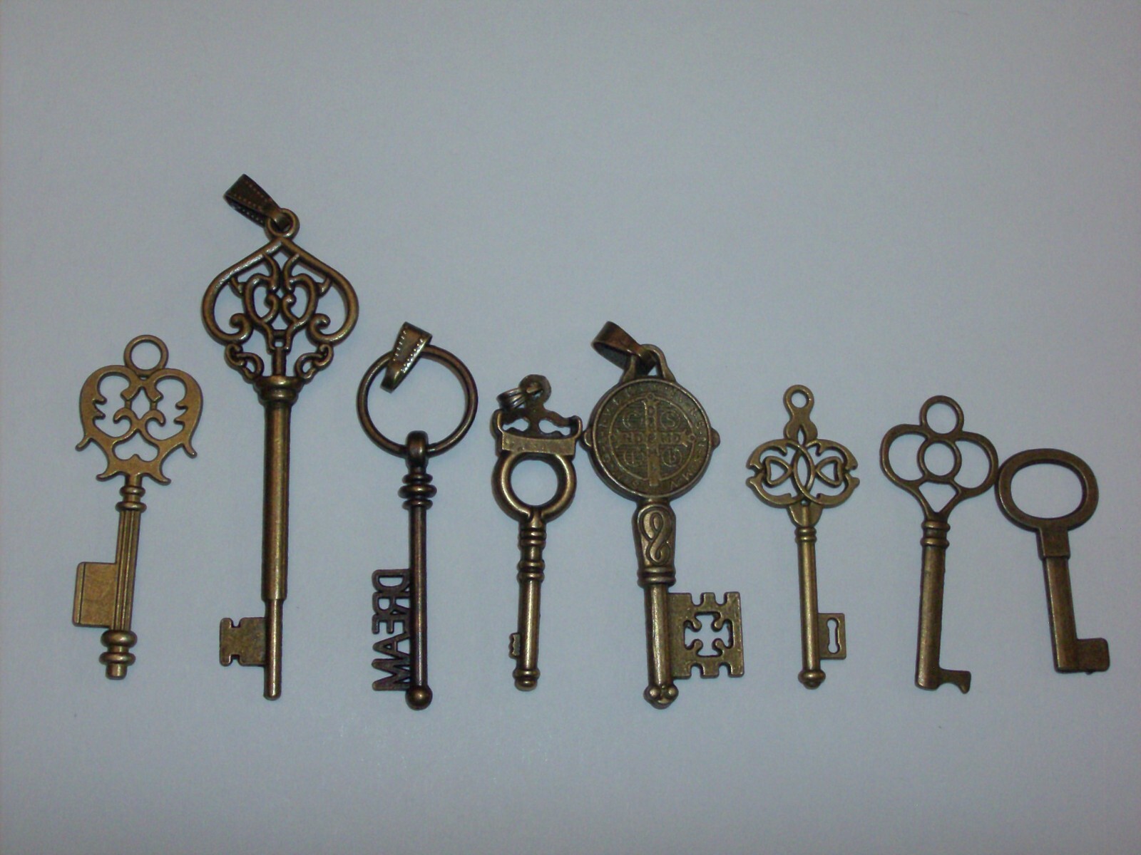 Bronzetone Variety Skeleton Key Pendant/Chain Lot- 8 Piece