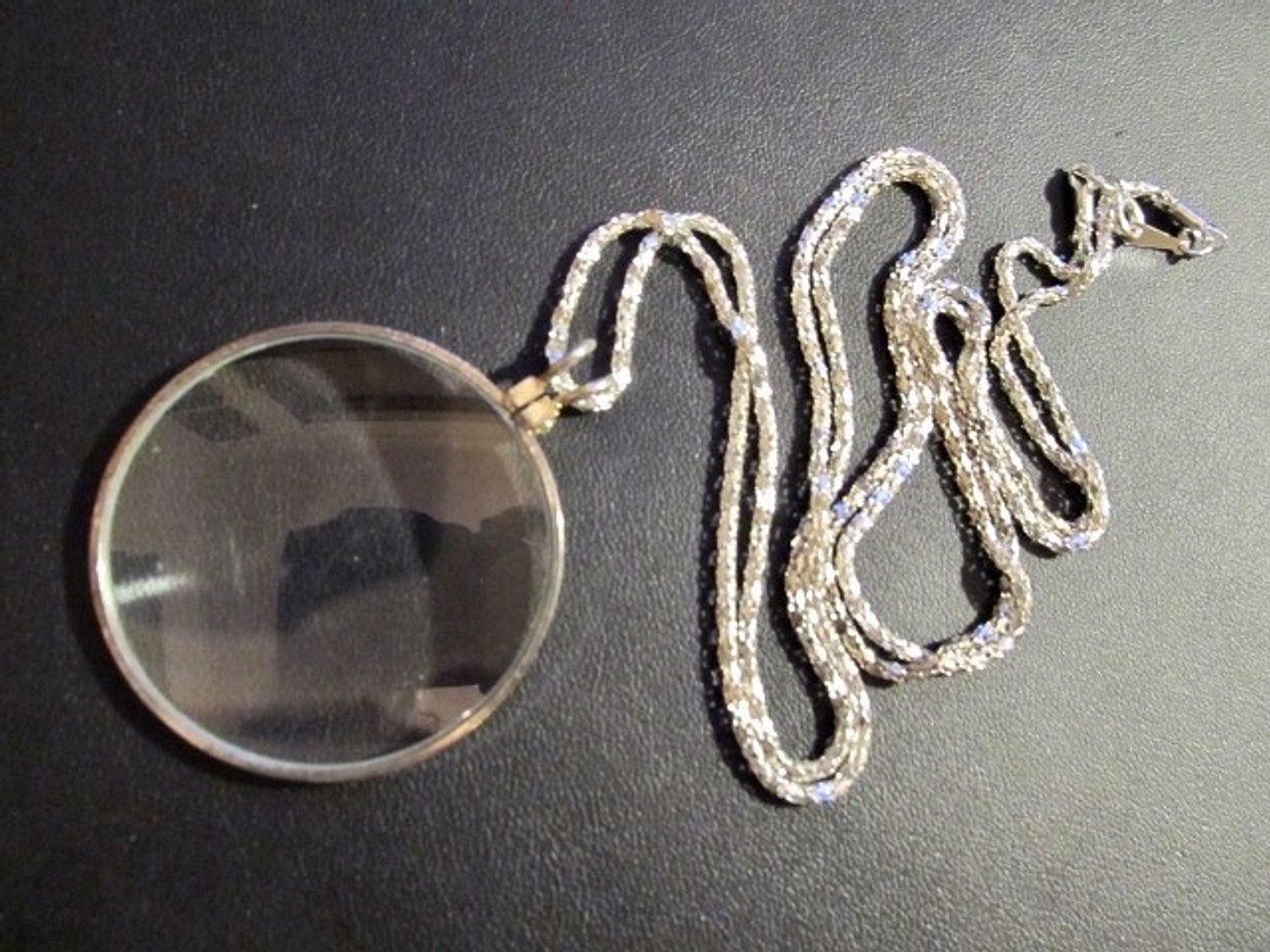 Silver Tone Magnifying Glass 5X Loupe Pendant Fashion Necklace1