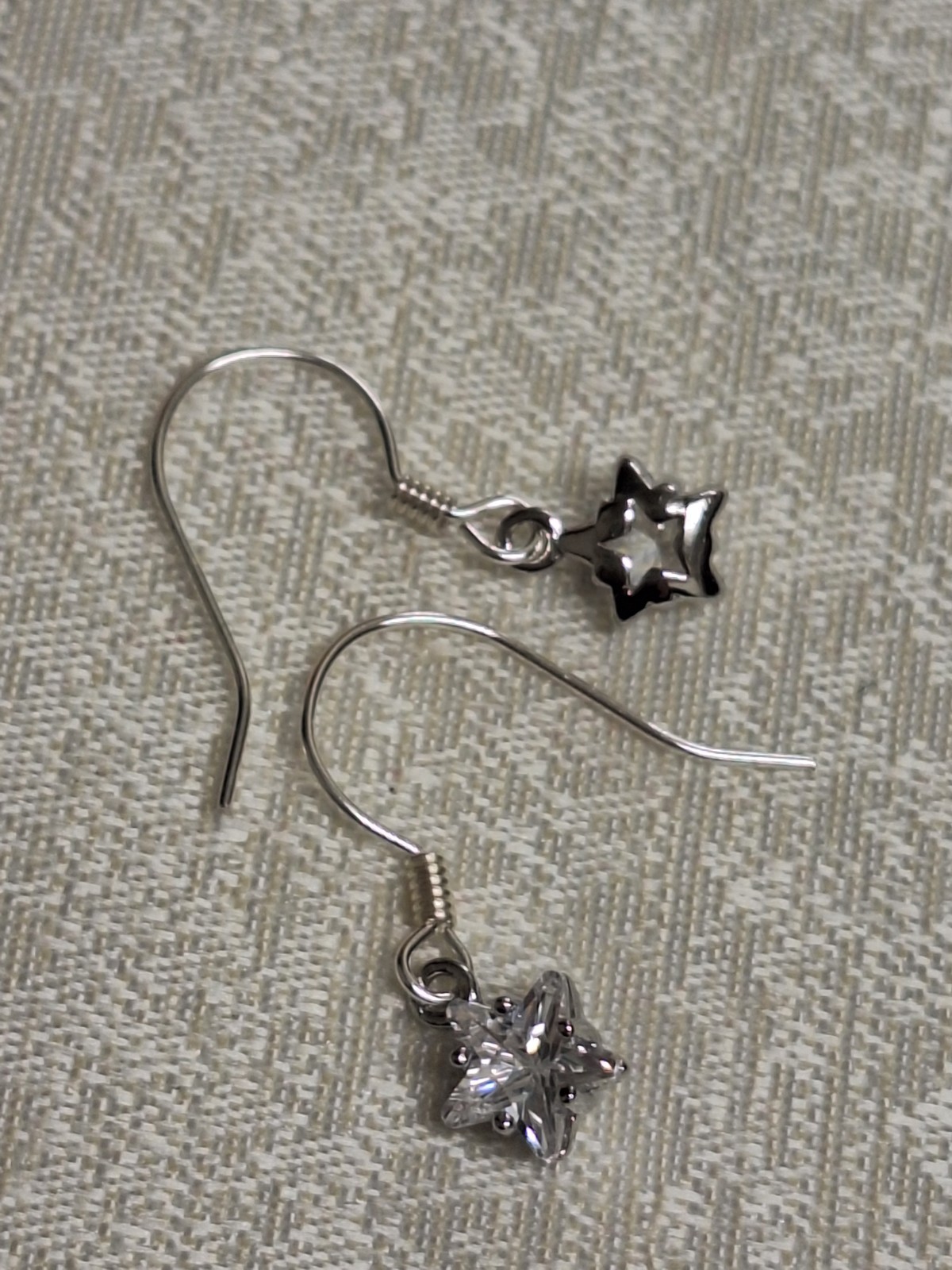 925 Sterling Silver Beautiful Delicate Hook Earrings with glass Star Design