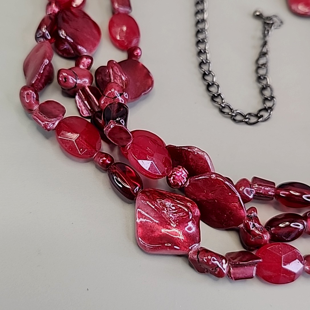 Shell Beaded Necklace Dyed Red Layered Antiqued Gunmetal Chain Glass 21″