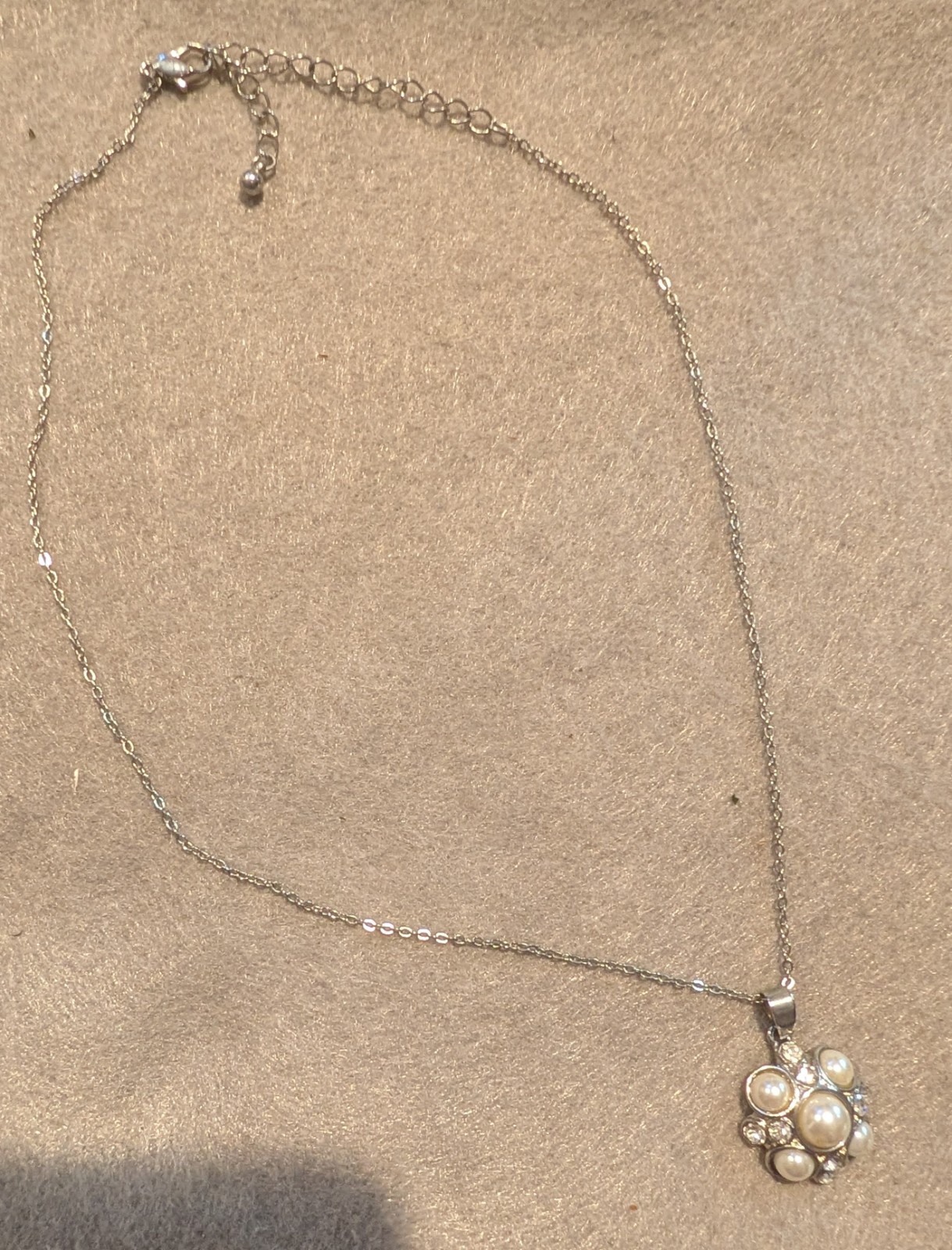Silver Tone Cable Chain Necklace Faux Pearl Crystal Cluster Pendant Lobster