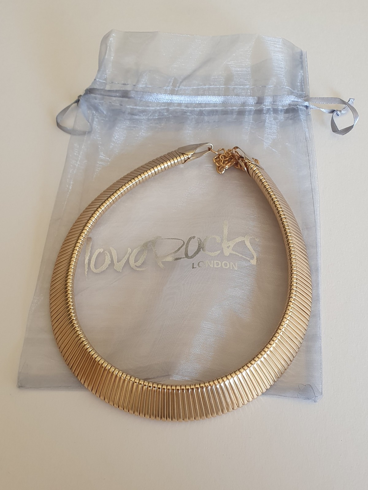 NEW Love Rocks Gold Plated Ribbed Tubogas Torque Collar Choker Necklace