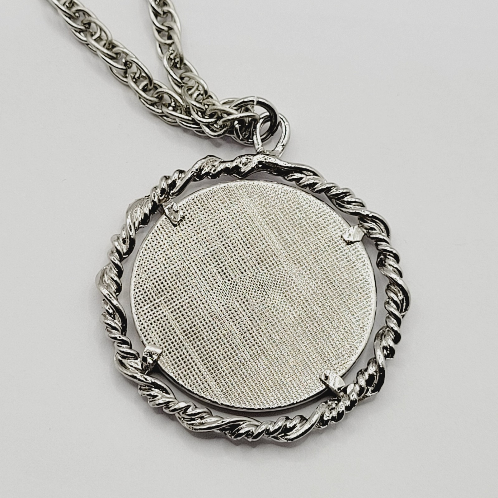 Aries Ram Astrological Celestial Silver Tone Twisted Edge Chain Pendant Necklace