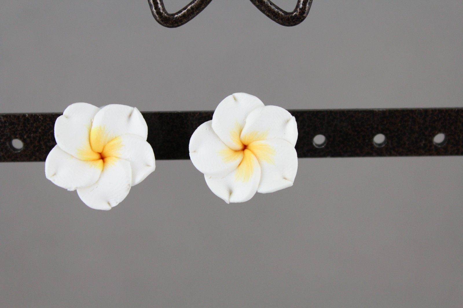 White flower Clip On earrings pendant clips lightweight plumeria hawaiian