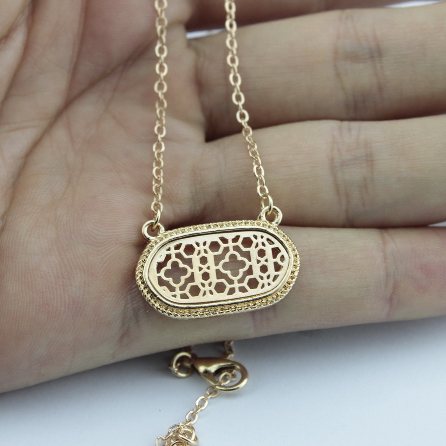 Mini Oval Filigree Pendant Necklace Gold Hammered Lattice Fashion Choker Jewelry