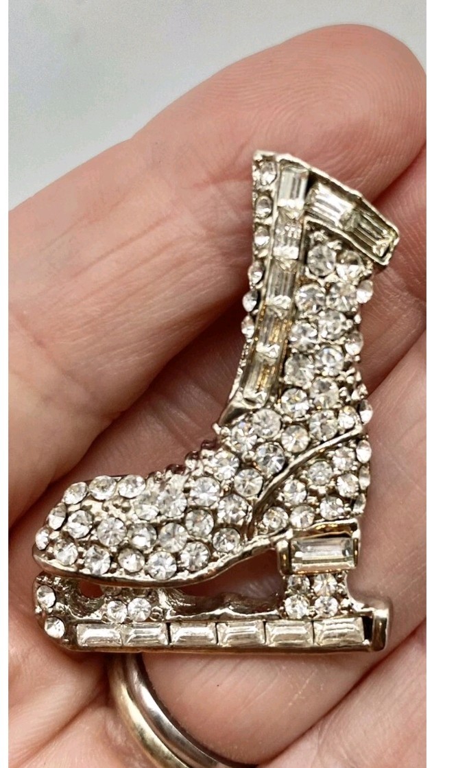 Vintage Ice Skate Boot Skating Clear Rhinestone Silver Tone Brooch Pin