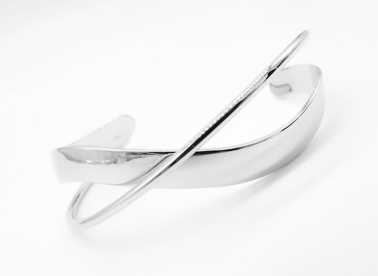 GORGEOUS Sculpted Artisanal Silver Twisted Curved Crisscross Cuff Bracelet