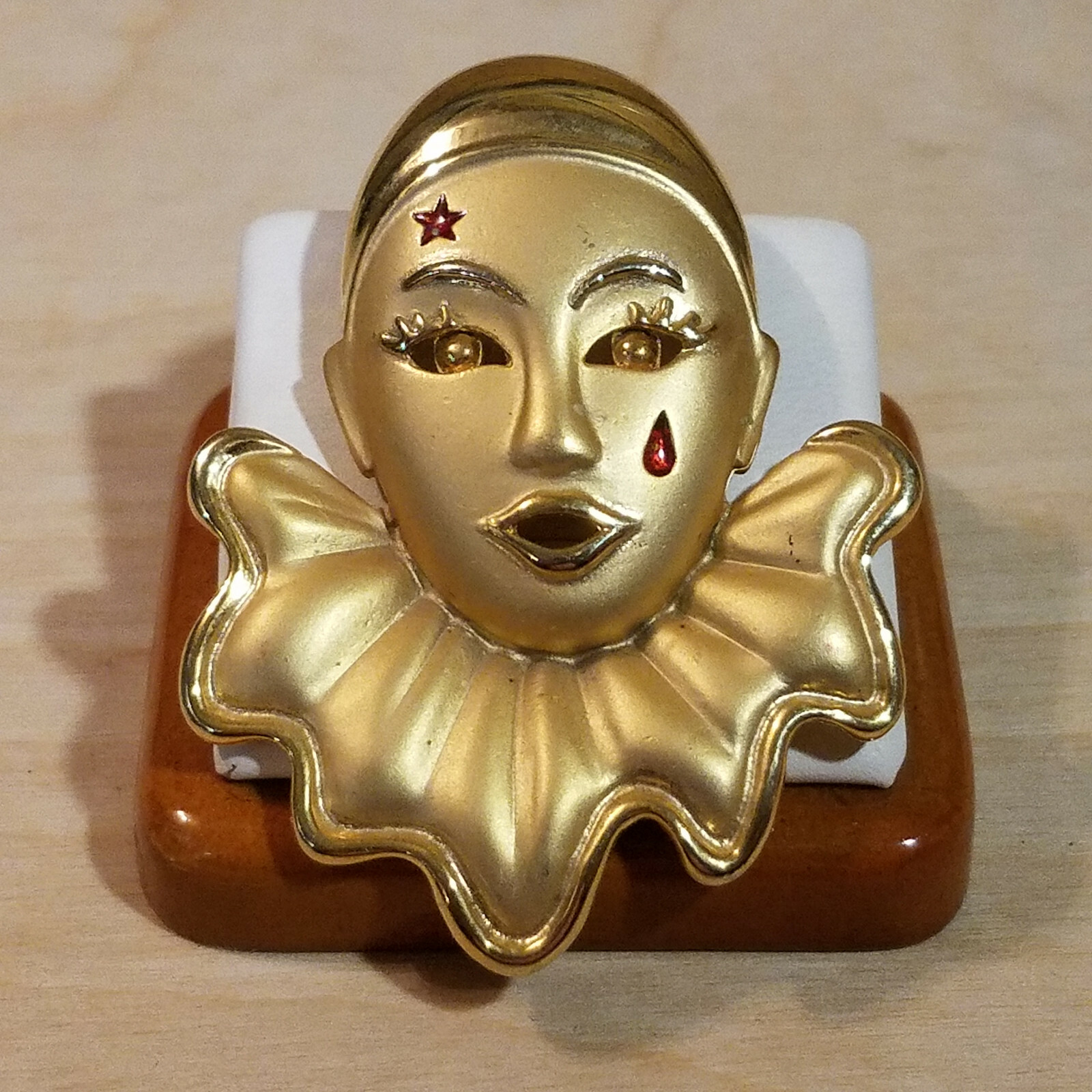 Clown Jester Brooch Pin Red Enamel Costume Jewelry Gold Tone 2.5″ – Swanky Barn