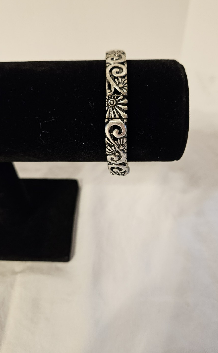Stretch Fashion Silver Tone Design Bracelet All Occasion Pre-owned
