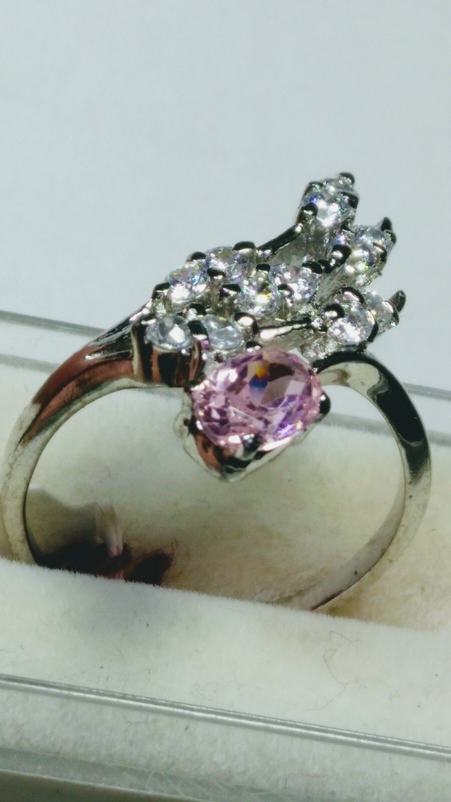 ALLURING DESIGNER CZs SET RING IN STERLING SILVER.925 RING SIZE 5.75-6.0