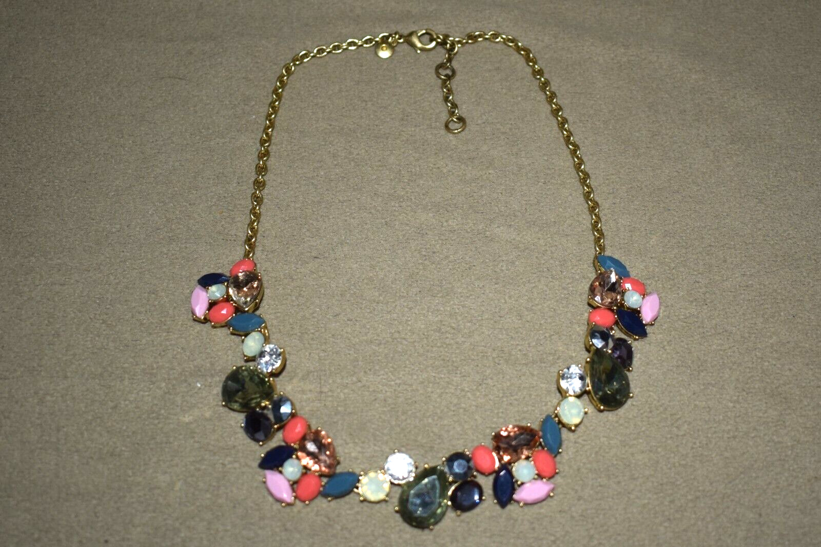 J. CREW Cluster Multi- Colors Stones Gold Tone Chain Statement Necklace 18″ B1