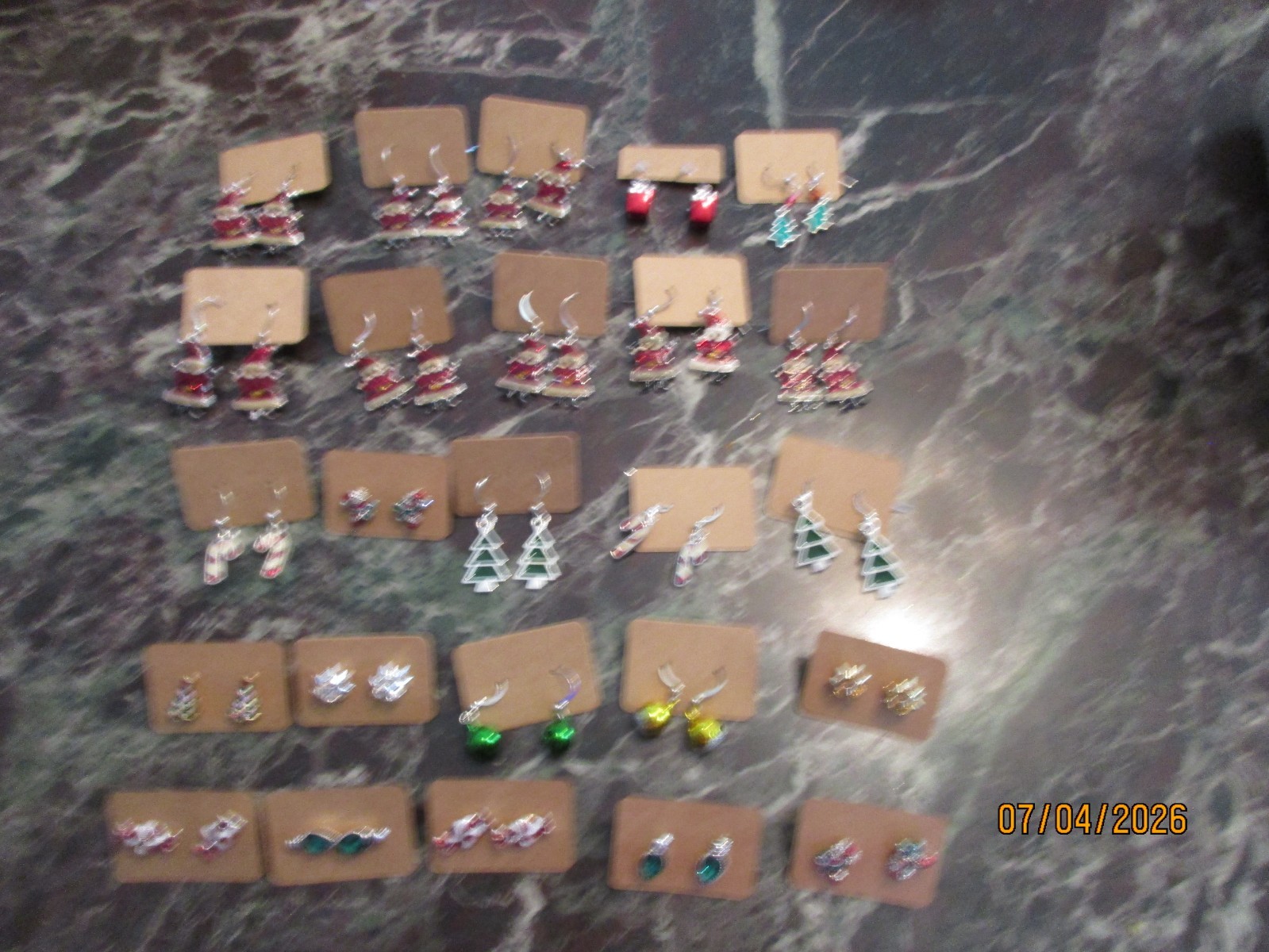 New Assorted Fashion Jewelry EARRINGS CHRISTMAS Holiday Earrings Lot 25 Pair