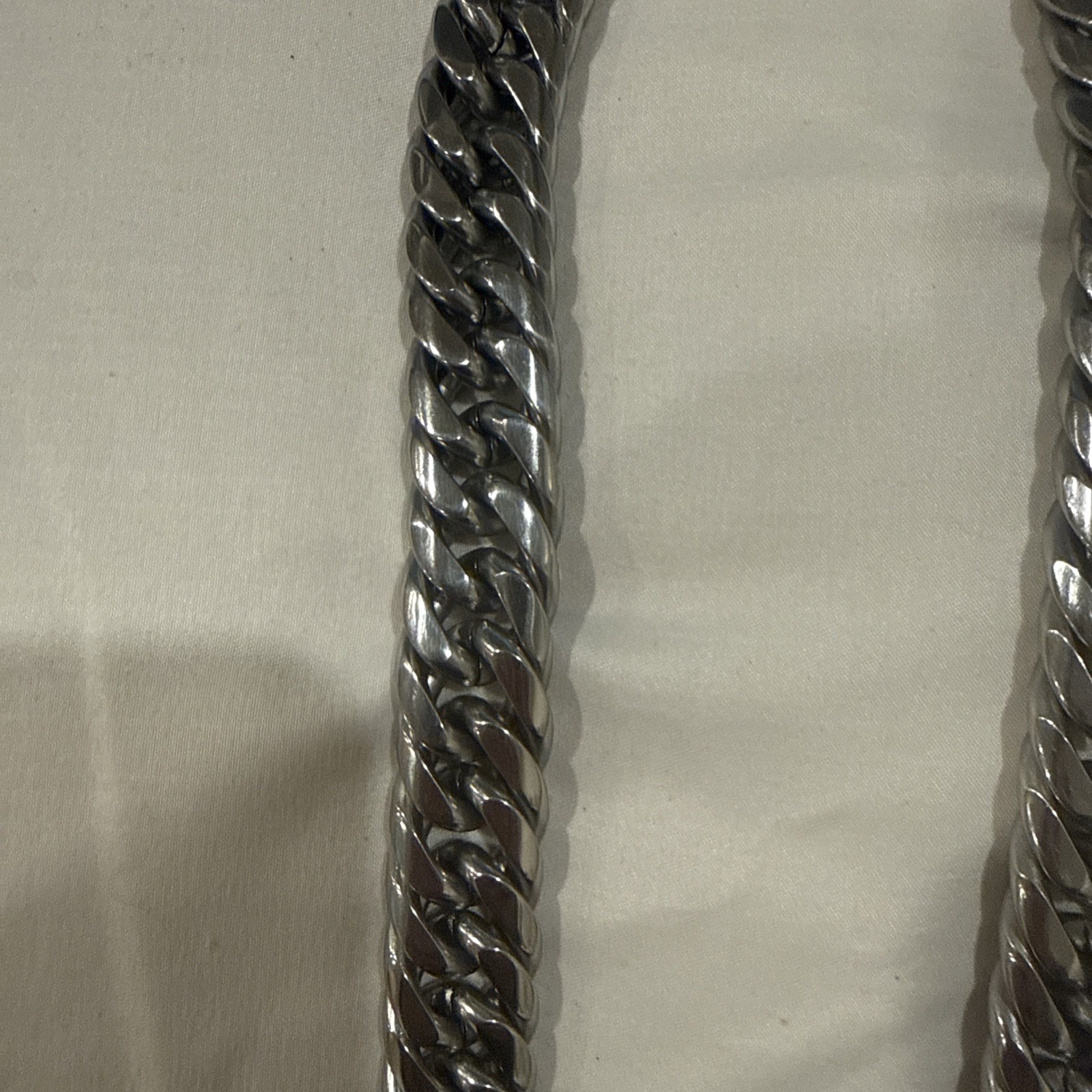 MEN Stainless 18mm SILVER MIAMI CUBAN CURB CHAIN NECKLESS 20 inch in length