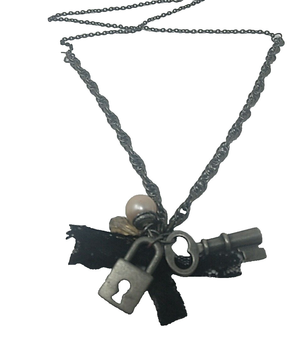 Skeleton Key Lock Faux Pearl Chain Necklace Fashion Costume