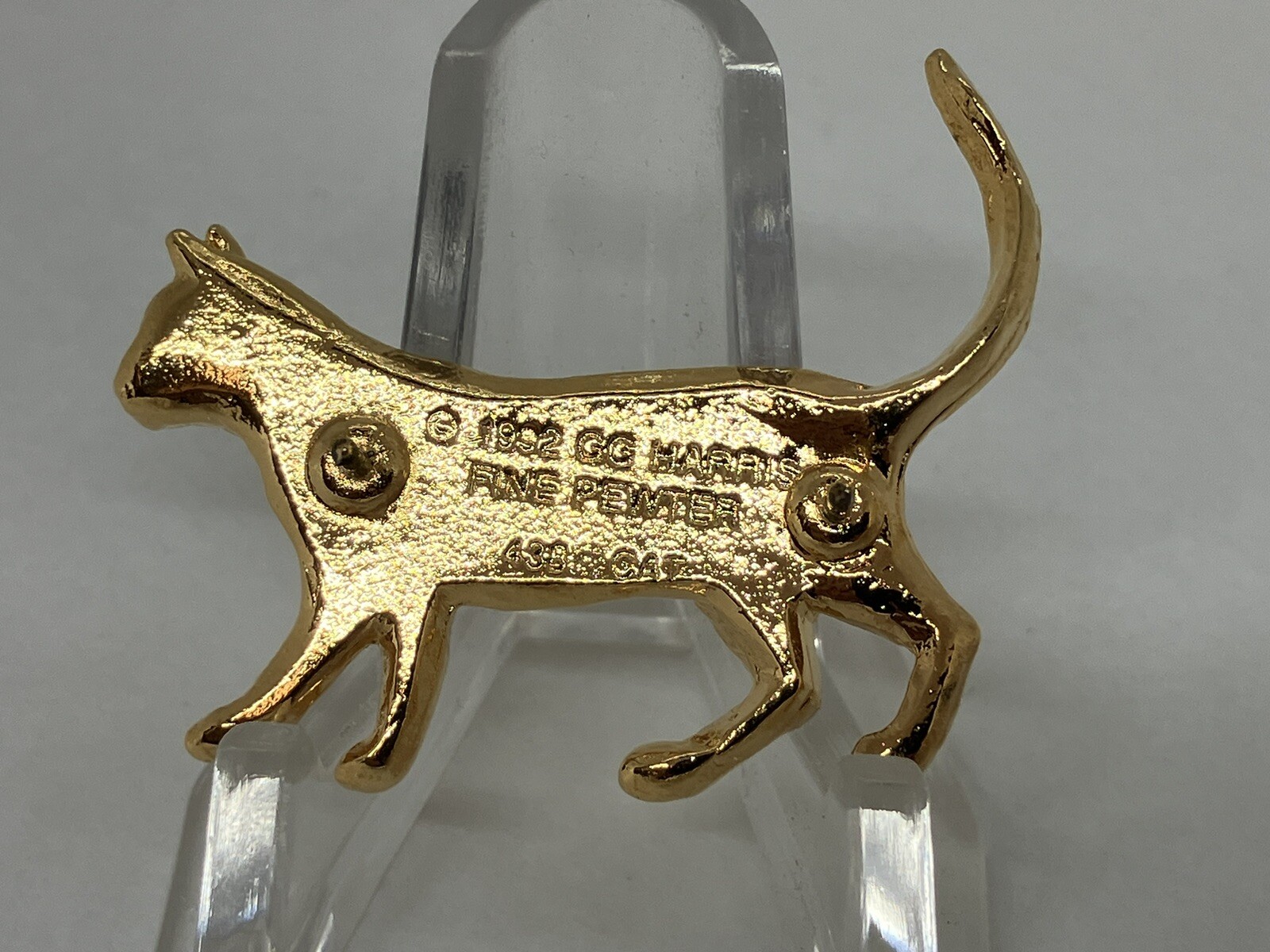 GG Harris Gold Tone Fine Pewter Cat Pin 438 (C) 1992 – (1A)