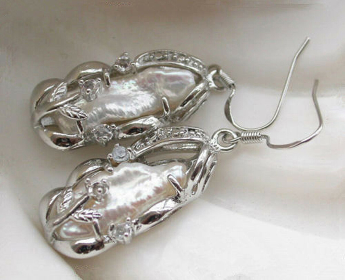 12x26mm Natural White Baroque Biwa Freshwater Pearl Dangle Silver Hook Earrings