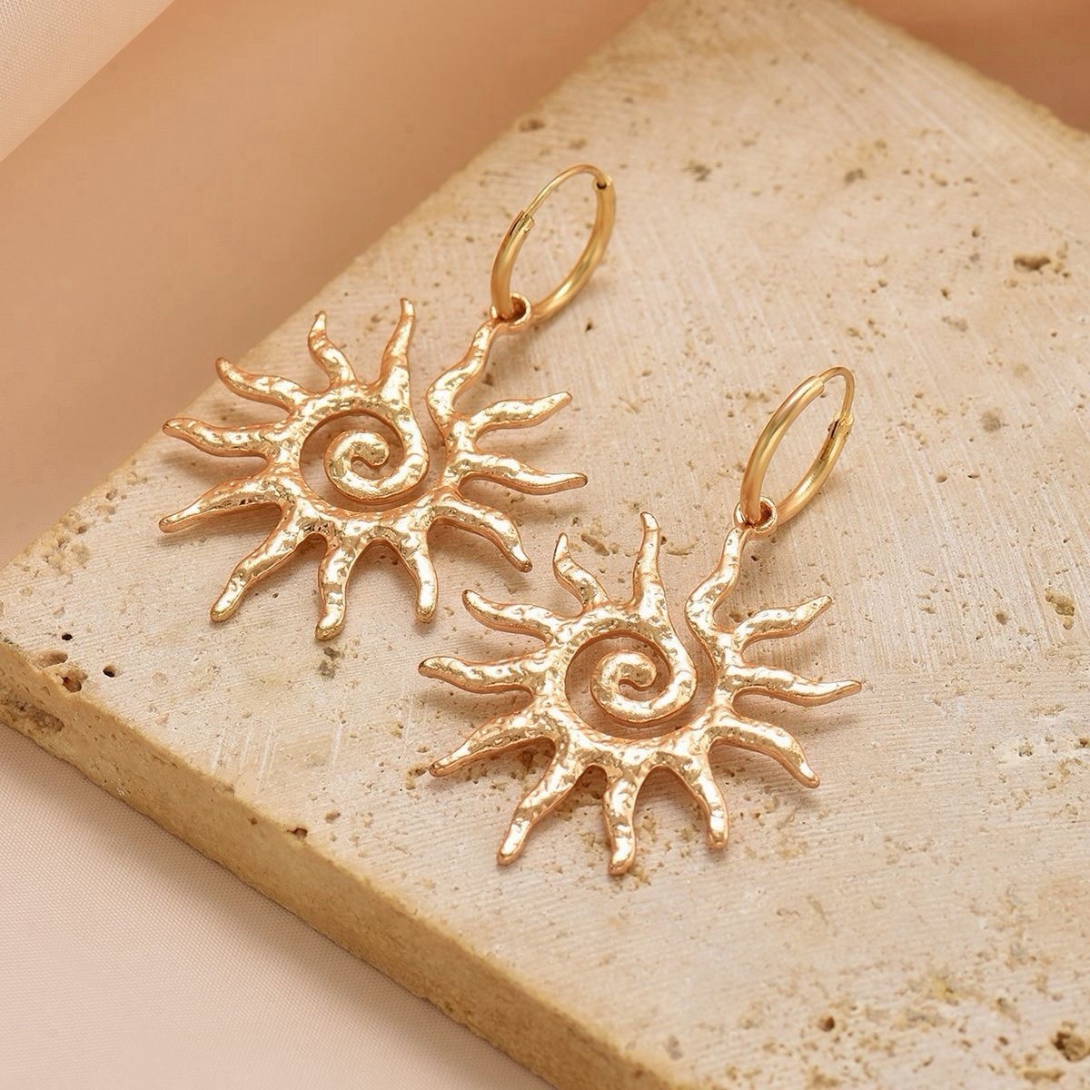 Niche art personality unique simple masked earrings