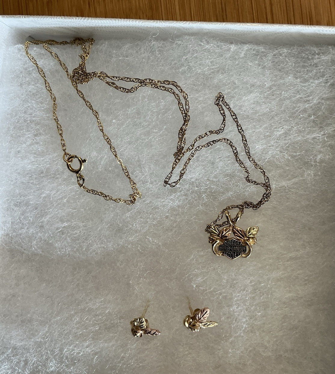 Harley-Davidson 14K Black Hills Gold Necklace & Earrings with 18 in chain.